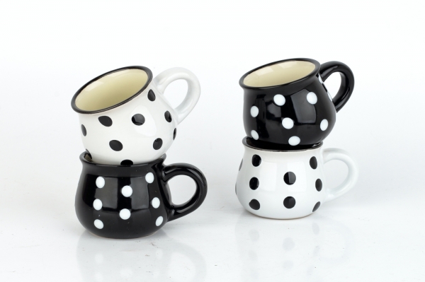 Keramický hrnek bílý s černými puntíky 75ml