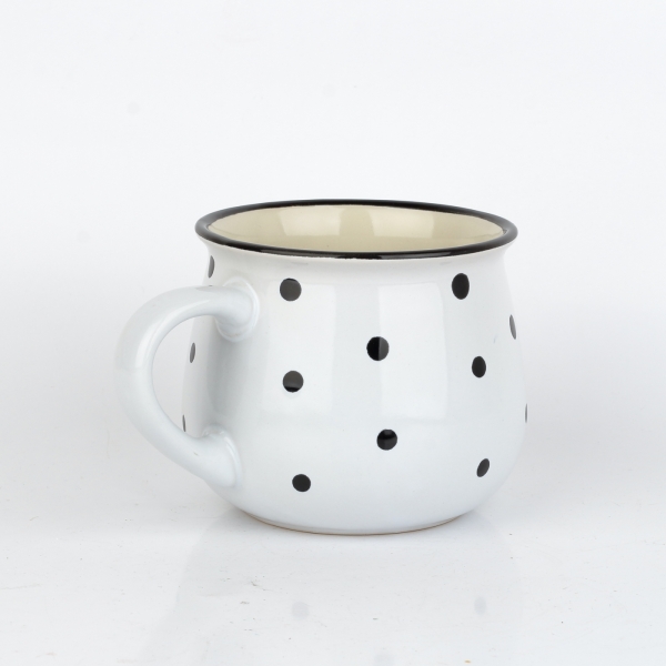 Keramický hrnek s puntíky bílý objem 770 ml
