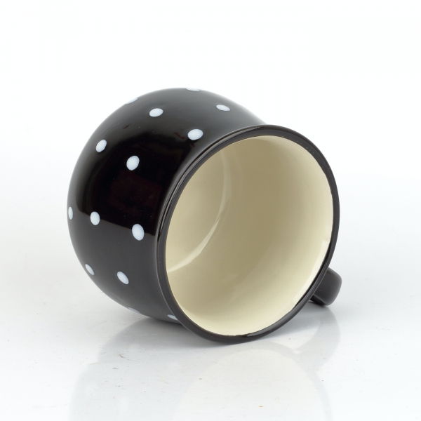 Keramický hrnek s puntíky černý objem 770 ml