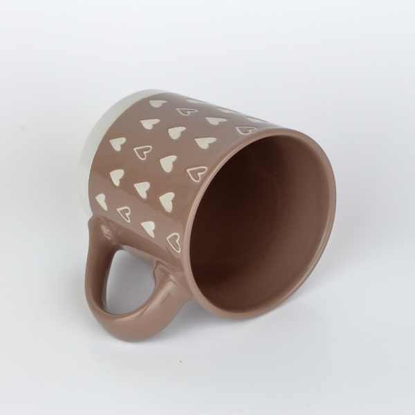 Keramický hrnek se srdíčky hnědý 450ml