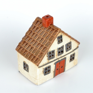 Keramický vánoční domeček 8 krémový