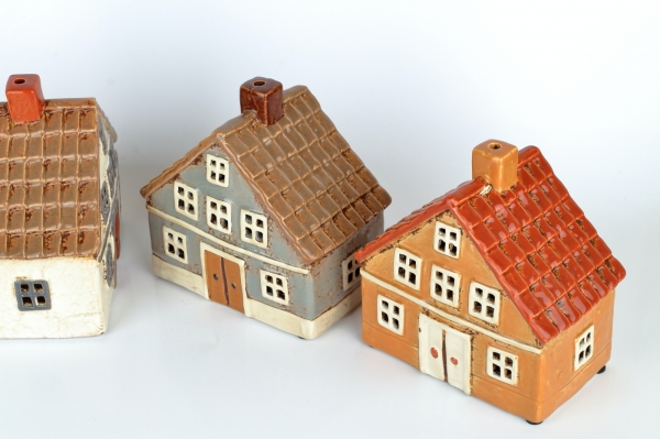 Keramický vánoční domeček 8 krémový