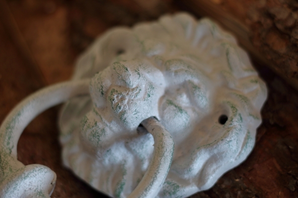 Klepadlo na dvere bílé