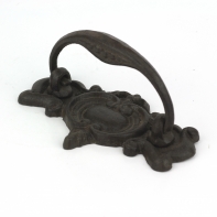 Klepadlo na dveře litinové hnědé 7x12cm