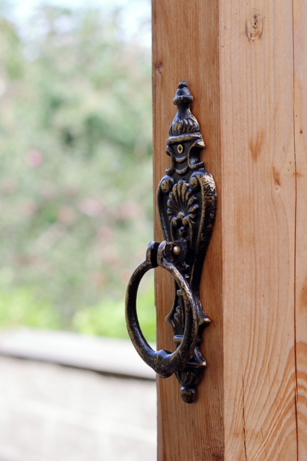 Klepadlo na dveře mosaz 24x9cm