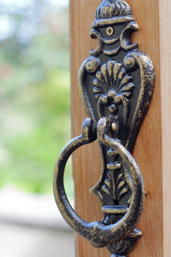 Klepadlo na dveře mosaz 24x9cm