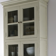 Knihovna prosklená se šuplíky Palace