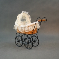 Kočárek dekorační 2217