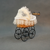 Kočárek dekorační 2217