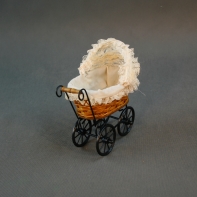 Kočárek dekorační - krémová krajka 16cm