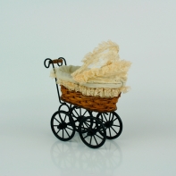 Kočárek dekorační - krémová krajka 16cm