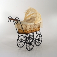 Kočárek pro panenku dekorační 24x13x28cm