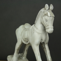 Koník houpací bílý 23x20cm