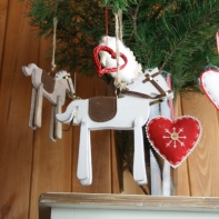 Koník se sedlem bílý malý