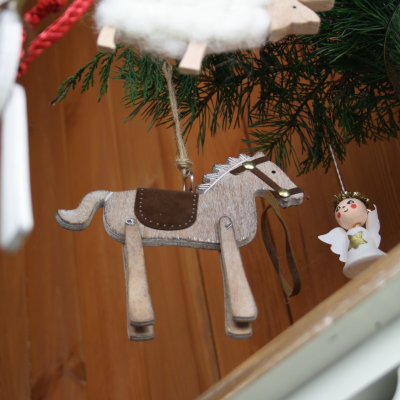 Koník se sedlem hnědý malý