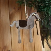 Koník se sedlem hnědý malý