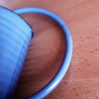 Konvička šedá - viditelné spoje