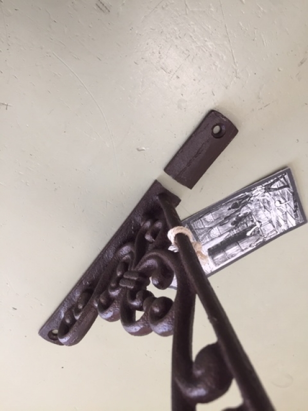 Konzole litina - vyřazená