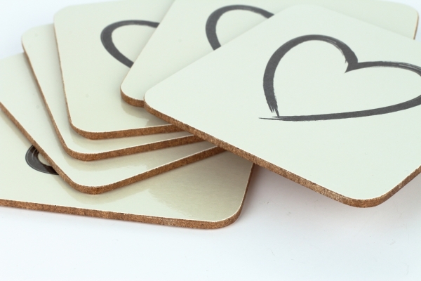 Korkové prostírání pod hrnky se srdcem (sada 6ks) 10x10cm