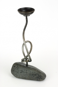 Kovaný svícen tmavý kámen 34cm