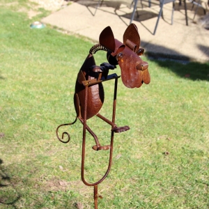 Kovová dekorace do zahrady pes 109cm