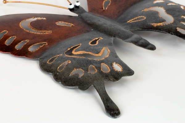 Kovová dekorace na zeď motýl barevný 25cm