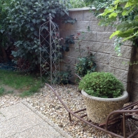 Kovová mříž - zápich na květiny 22x161cm