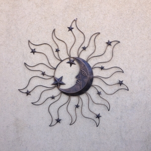 Kovová nástěnná dekorace měsíc 65cm