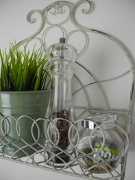 Kovová police do kuchyně bílá 36,5cm