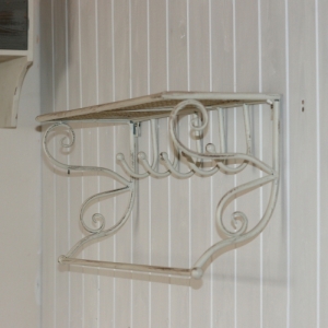 Kovová police s háčky 60cm