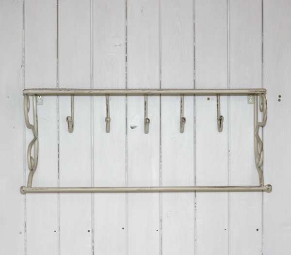 Kovová police s háčky 60cm