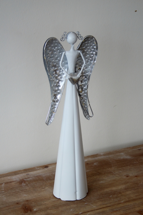 Kovový anděl se srdcem LED