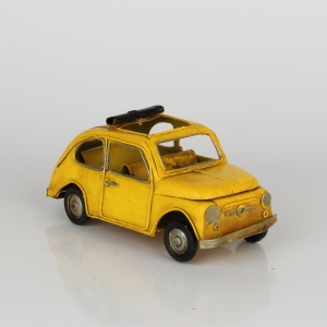 Kovový model auta s rolovací střechou