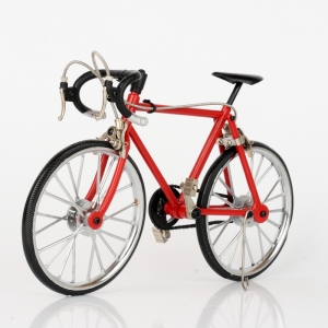 Kovový model červeného jízdního kola 22x14cm