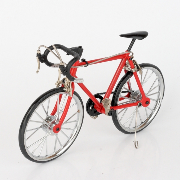 Kovový model červeného jízdního kola 22x14cm