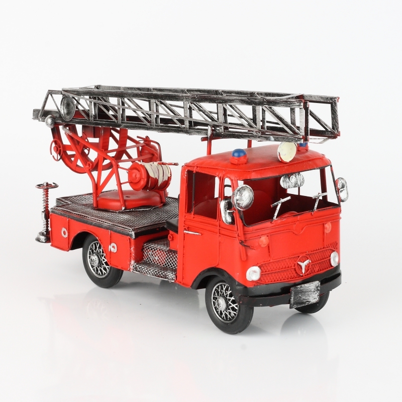 Kovový model hasičského auta s žebříkem 36x11cm