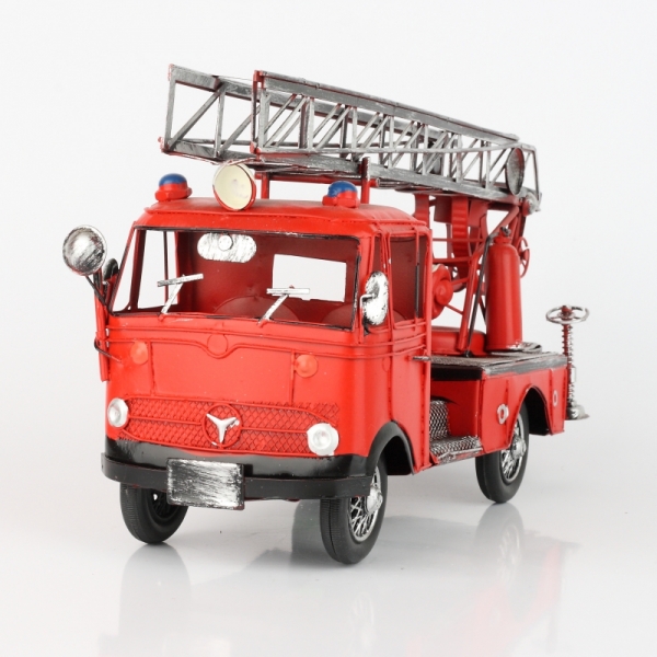 Kovový model hasičského auta s žebříkem 36x11cm