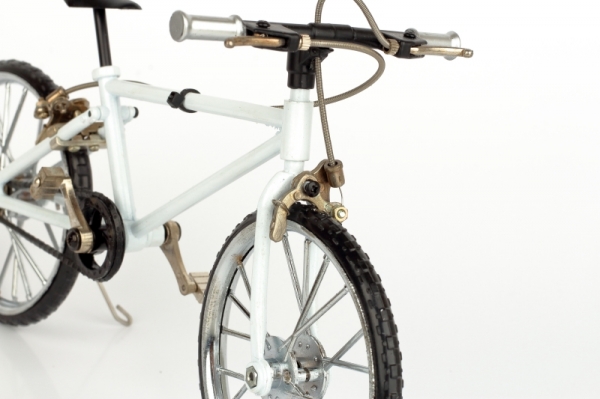 Kovový model šlapacího kola