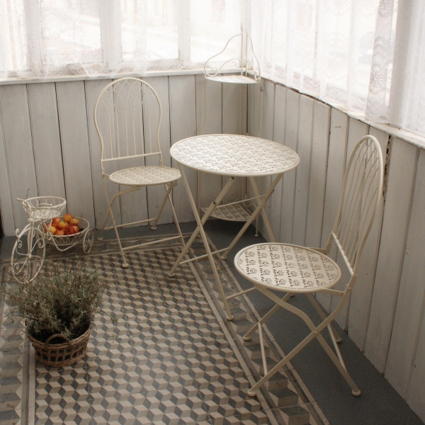 Kovový nástěnný stojan na květiny bílý 40x40x19cm