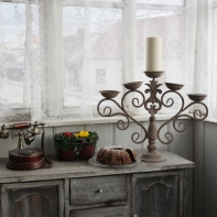 Kovový pětiramenný svícen starodávný vzhled - poškozený dek4490