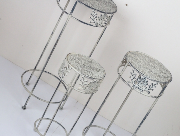 Kovový stojan na květiny 60cm