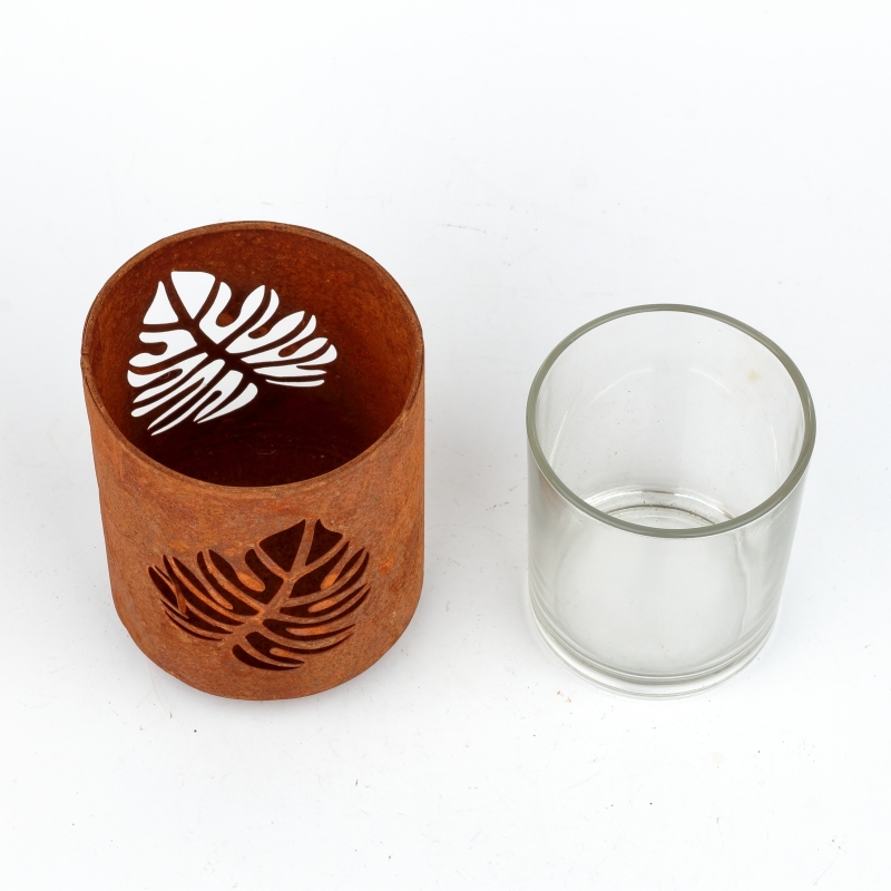 Kovový svícen na čajovou svíčku list