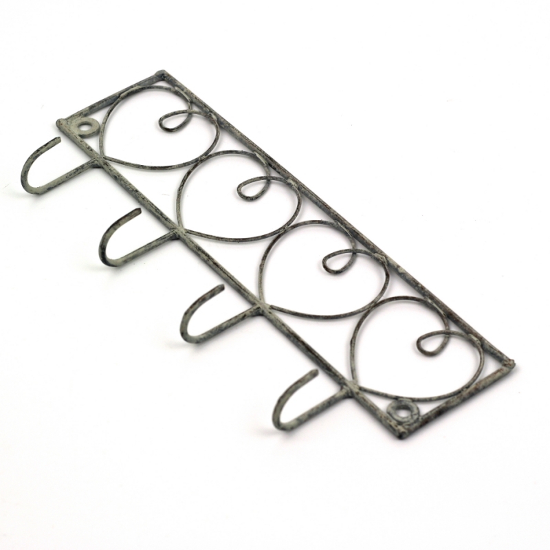 Kovový věšáček se srdíčky 23cm