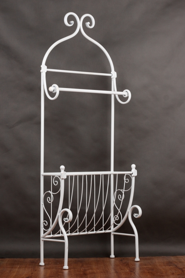 Kovový věšák na ručníky bílý 44x18x112cm