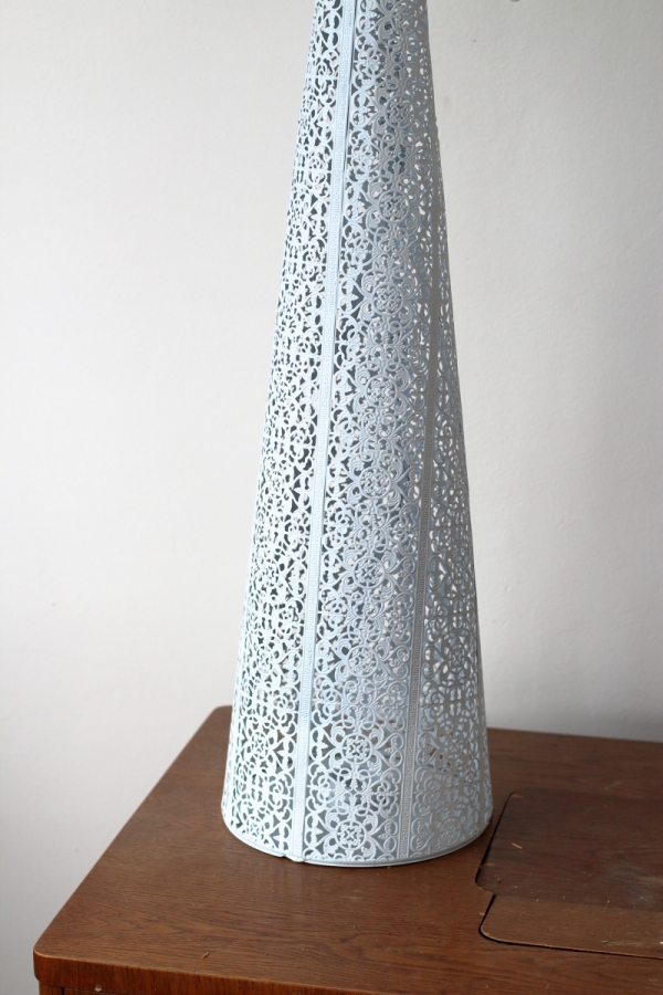 Kovoý anděl dekorace s flétnou