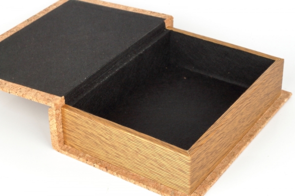 Krabice ve tvaru knihy  30,5x24,5x8,5cm