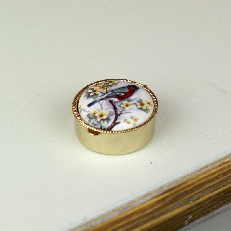 Krabička na léky kulatá ptáček