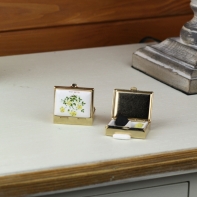 Krabička na léky žlutá bylina