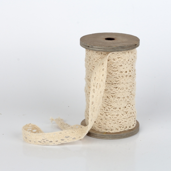 Krajka na špulce krémová 1,5m