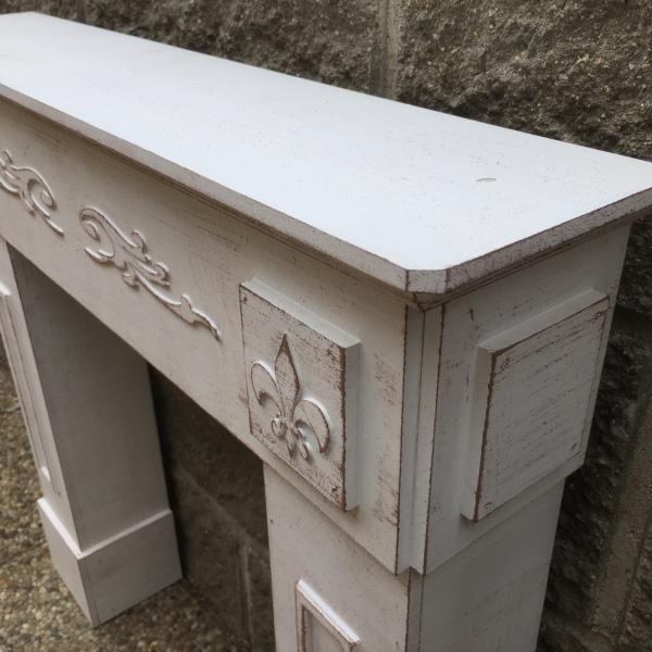 Krbová římsa krémová s patinou 66x63x14cm